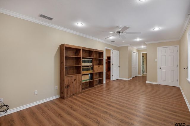 201 Old Tyler Rd, Whitehouse, TX 75791