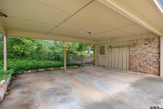 201 Old Tyler Rd, Whitehouse, TX 75791