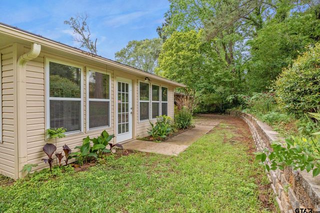 201 Old Tyler Rd, Whitehouse, TX 75791