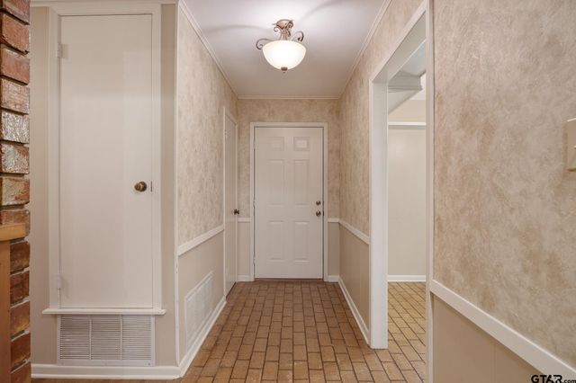 201 Old Tyler Rd, Whitehouse, TX 75791