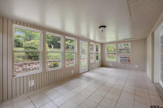 201 Old Tyler Rd, Whitehouse, TX 75791