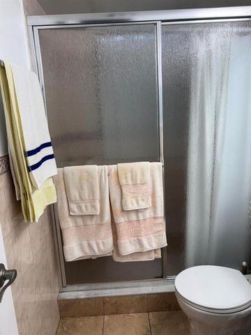 25 Kent B, West Palm Beach, FL 33417
