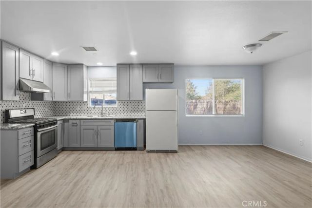 40904 168th East, Lake Los Angeles, CA 93535