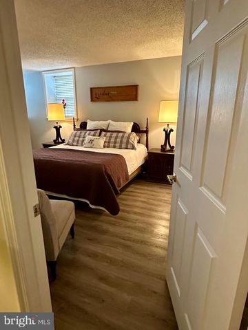 9000 CENTENNIAL STA, Warminster, PA 18974