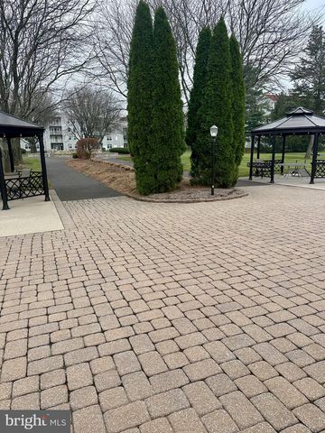 9000 CENTENNIAL STA, Warminster, PA 18974