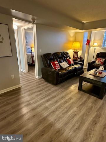 9000 CENTENNIAL STA, Warminster, PA 18974