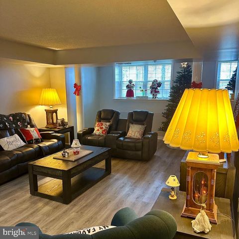 9000 CENTENNIAL STA, Warminster, PA 18974