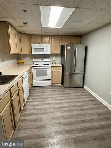 9000 CENTENNIAL STA, Warminster, PA 18974