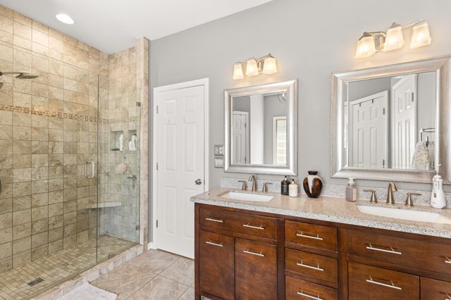 106 Meadowood Loop, Burns, TN 37029