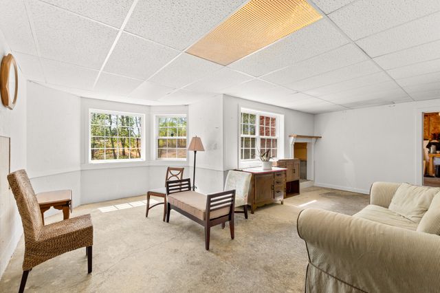 106 Meadowood Loop, Burns, TN 37029