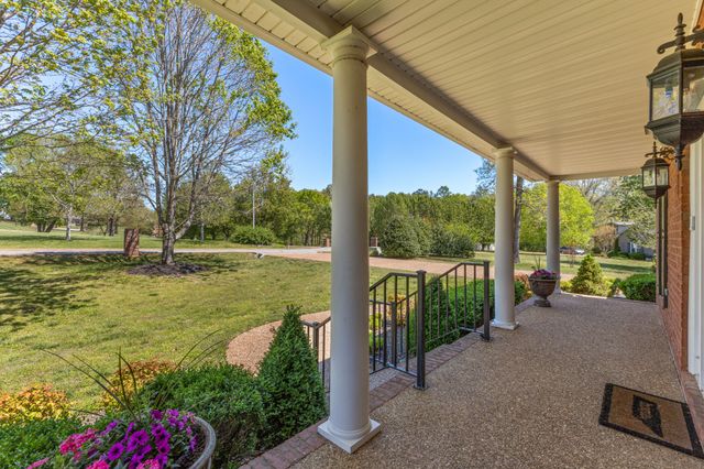 106 Meadowood Loop, Burns, TN 37029