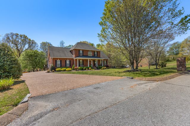 106 Meadowood Loop, Burns, TN 37029