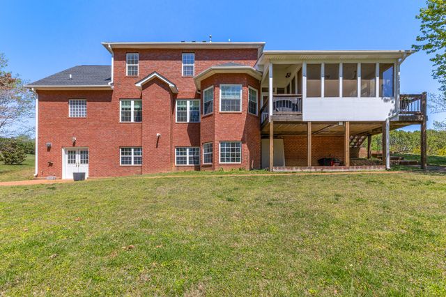 106 Meadowood Loop, Burns, TN 37029