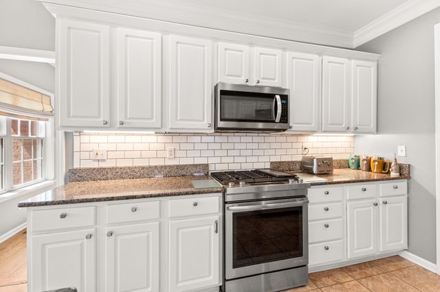 106 Meadowood Loop, Burns, TN 37029