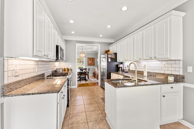 106 Meadowood Loop, Burns, TN 37029