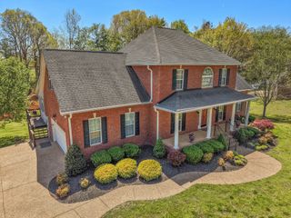 106 Meadowood Loop, Burns, TN 37029