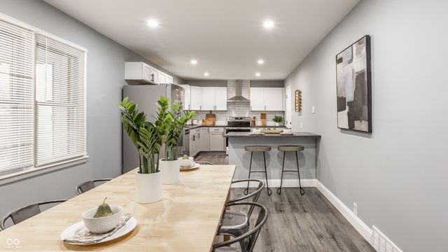 8253 E 11th Street, Indianapolis, IN 46219