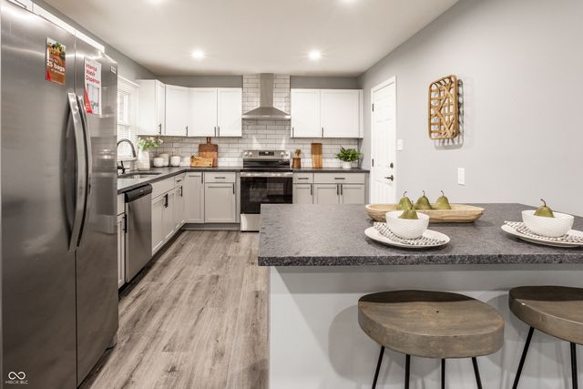 8253 E 11th Street, Indianapolis, IN 46219