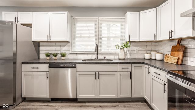 8253 E 11th Street, Indianapolis, IN 46219