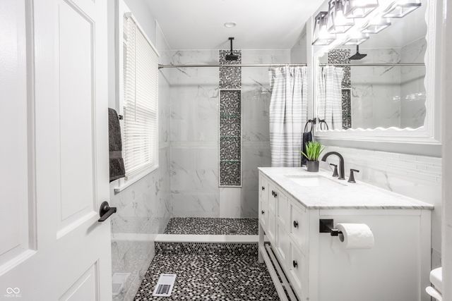 8253 E 11th Street, Indianapolis, IN 46219