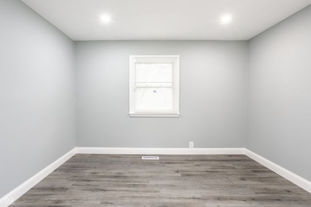 8253 E 11th Street, Indianapolis, IN 46219