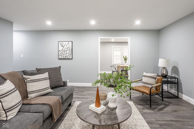 8253 E 11th Street, Indianapolis, IN 46219