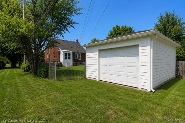 1331 Detroit Avenue, Lincoln Park, MI 48146
