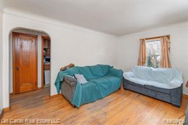 1331 Detroit Avenue, Lincoln Park, MI 48146
