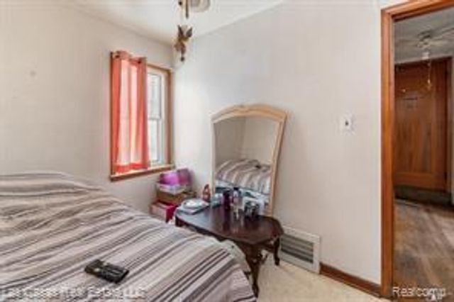 1331 Detroit Avenue, Lincoln Park, MI 48146