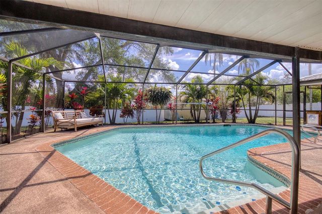 2315 MINNEOLA ROAD, Clearwater, FL 33764