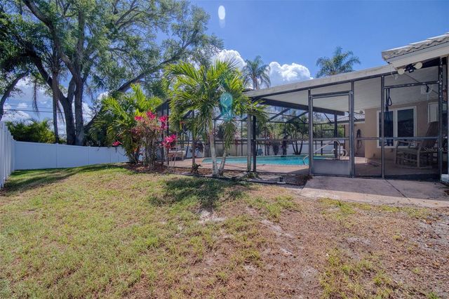 2315 MINNEOLA ROAD, Clearwater, FL 33764