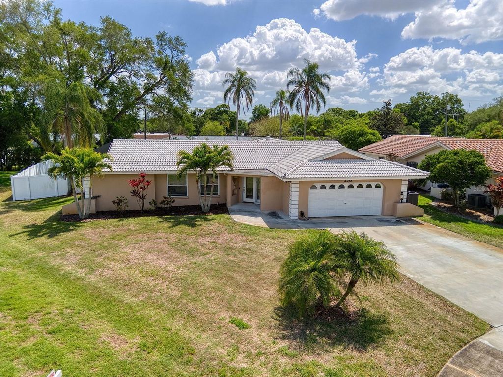 2315 MINNEOLA ROAD, Clearwater, FL 33764