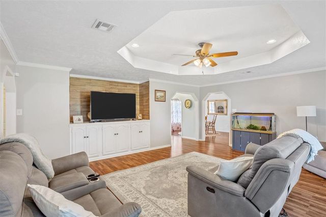 5221 Iona Drive, Sulphur, LA 70665