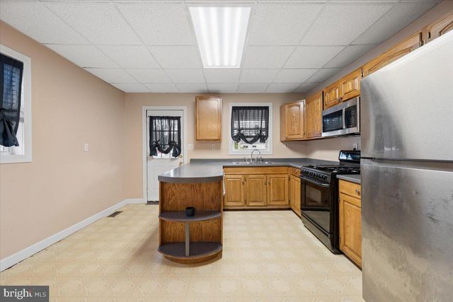 111 4TH AVE, Baltimore, MD 21227