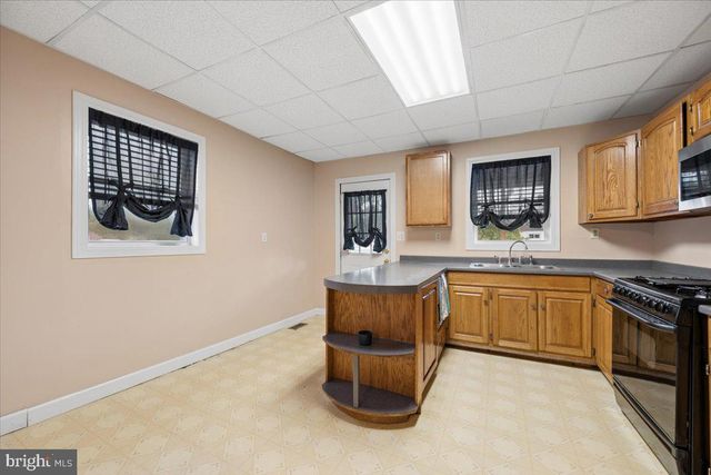 111 4TH AVE, Baltimore, MD 21227