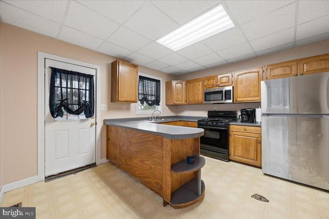 111 4TH AVE, Baltimore, MD 21227
