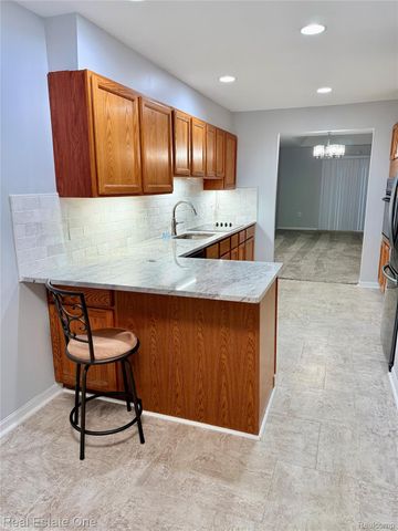 21338 MULBERRY Court 52, Farmington Hills, MI 48336