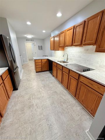 21338 MULBERRY Court 52, Farmington Hills, MI 48336