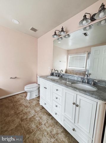 16 E LONE TREE DR, Camden, DE 19934