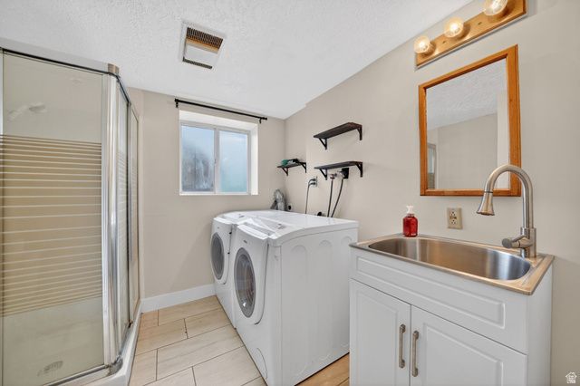 5556 W BLUEVAIL CT, West Jordan, UT 84081