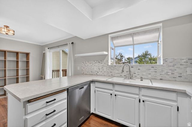 5556 W BLUEVAIL CT, West Jordan, UT 84081