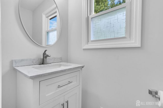14 Dumont Round, Hillsborough, NJ 08844