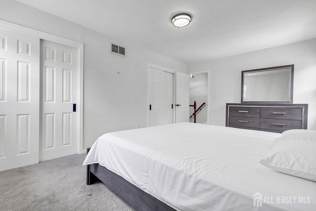 14 Dumont Round, Hillsborough, NJ 08844