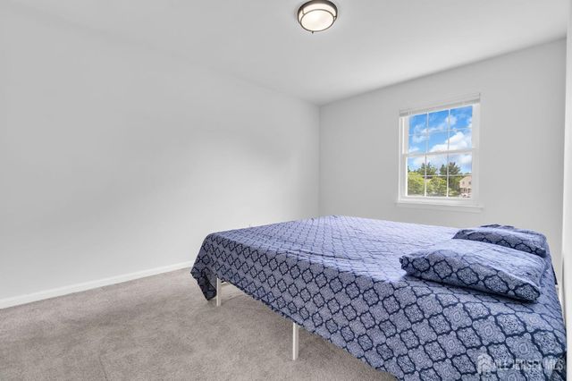 14 Dumont Round, Hillsborough, NJ 08844