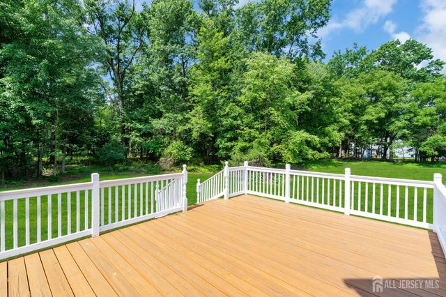 14 Dumont Round, Hillsborough, NJ 08844