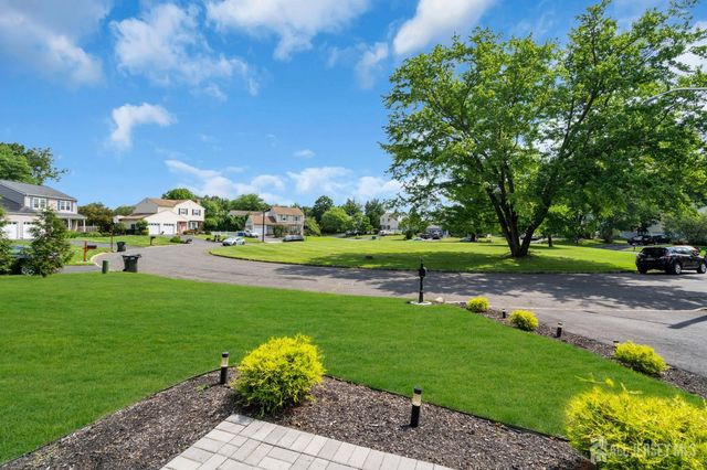 14 Dumont Round, Hillsborough, NJ 08844
