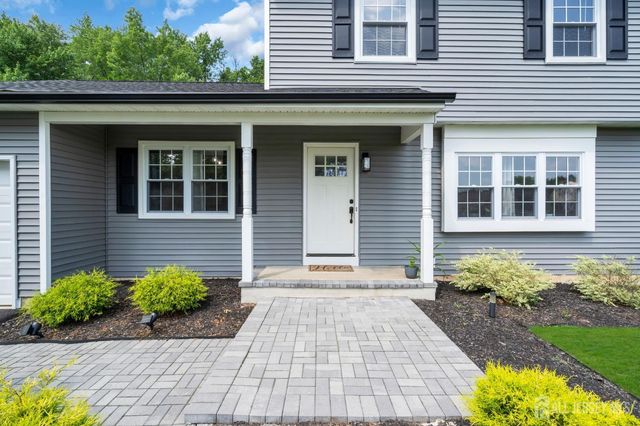 14 Dumont Round, Hillsborough, NJ 08844