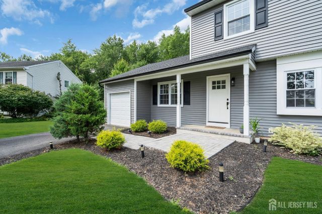 14 Dumont Round, Hillsborough, NJ 08844
