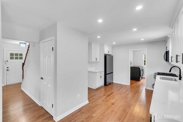14 Dumont Round, Hillsborough, NJ 08844