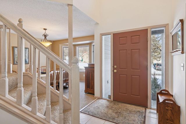 2605 Kennelly Place, Burnsville, MN 55337